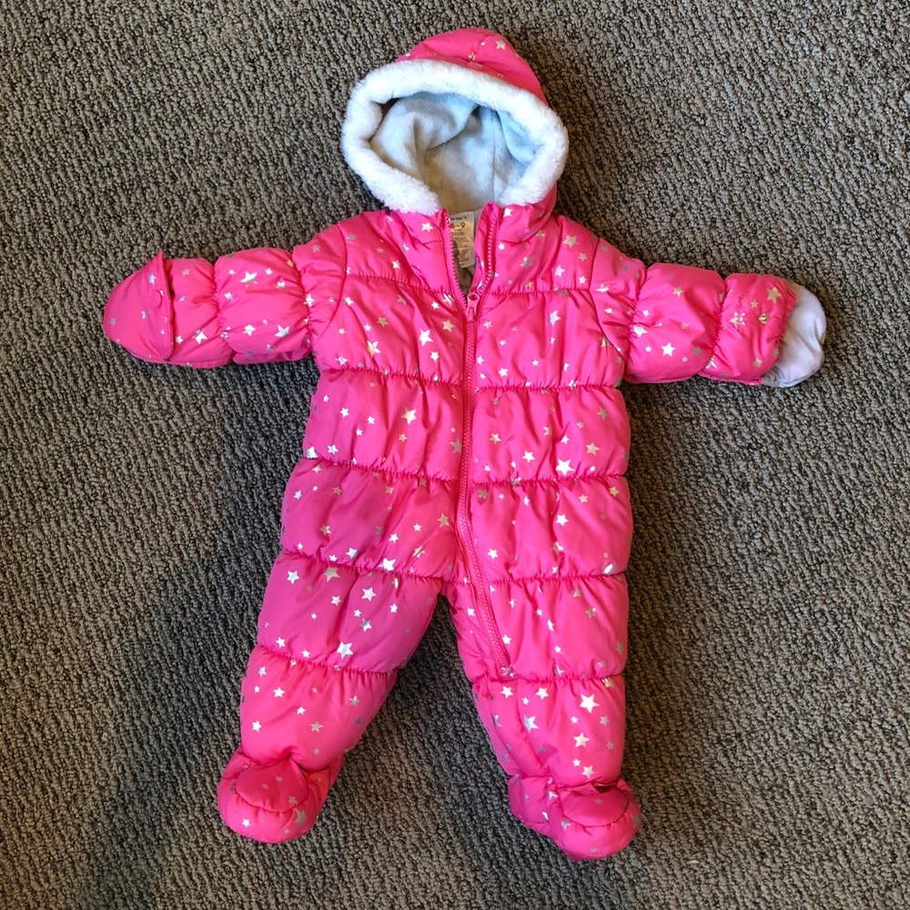 Carter’s baby bunting/snowsuit size 6-9 months